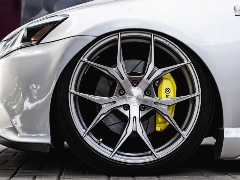 close up photography of car wheel